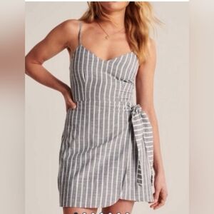 Abercrombie & Fitch white wrap mini dress